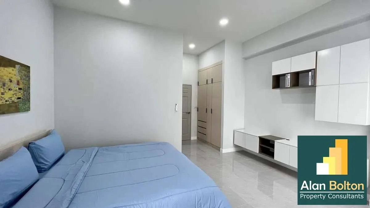 3 Bedrooms 3 Bathrooms in East Pattaya photo 12