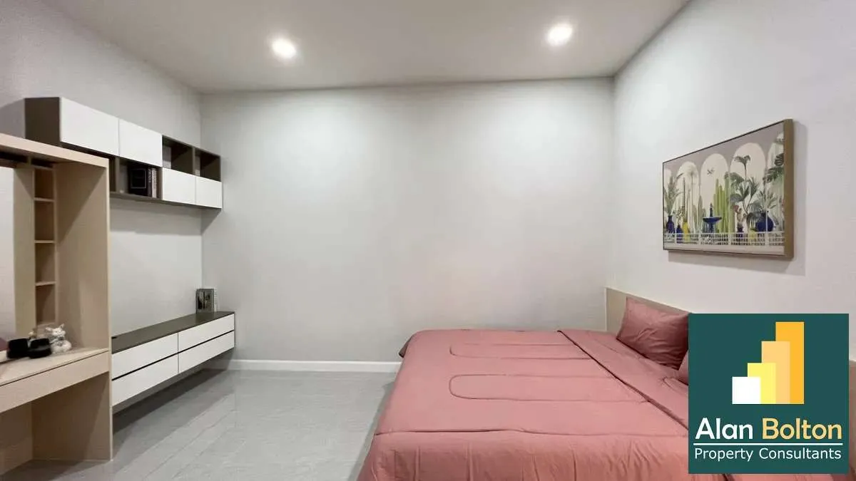 3 Bedrooms 3 Bathrooms in East Pattaya photo 13
