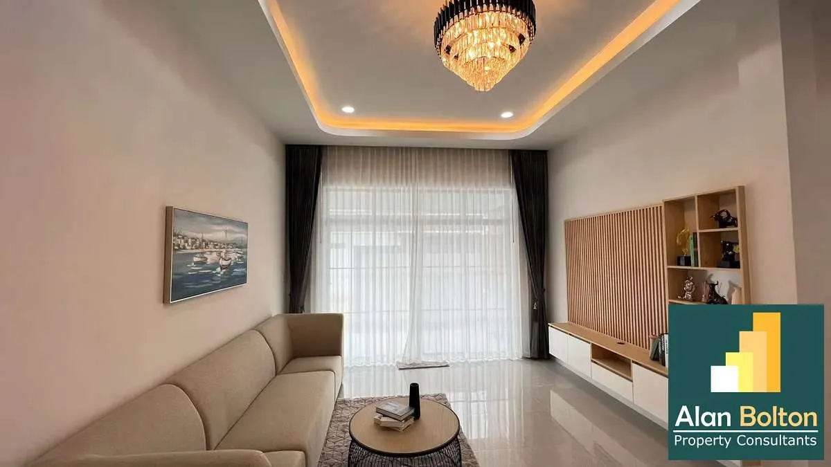 3 Bedrooms 3 Bathrooms in East Pattaya photo 17