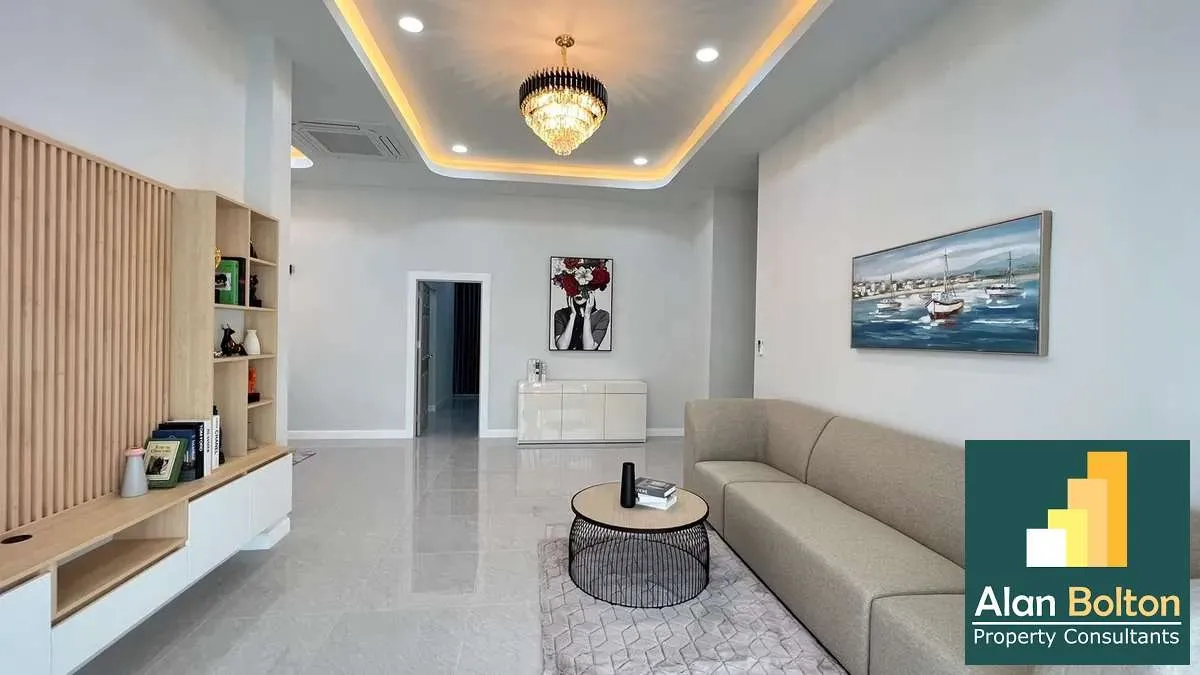 3 Bedrooms 3 Bathrooms in East Pattaya photo 18