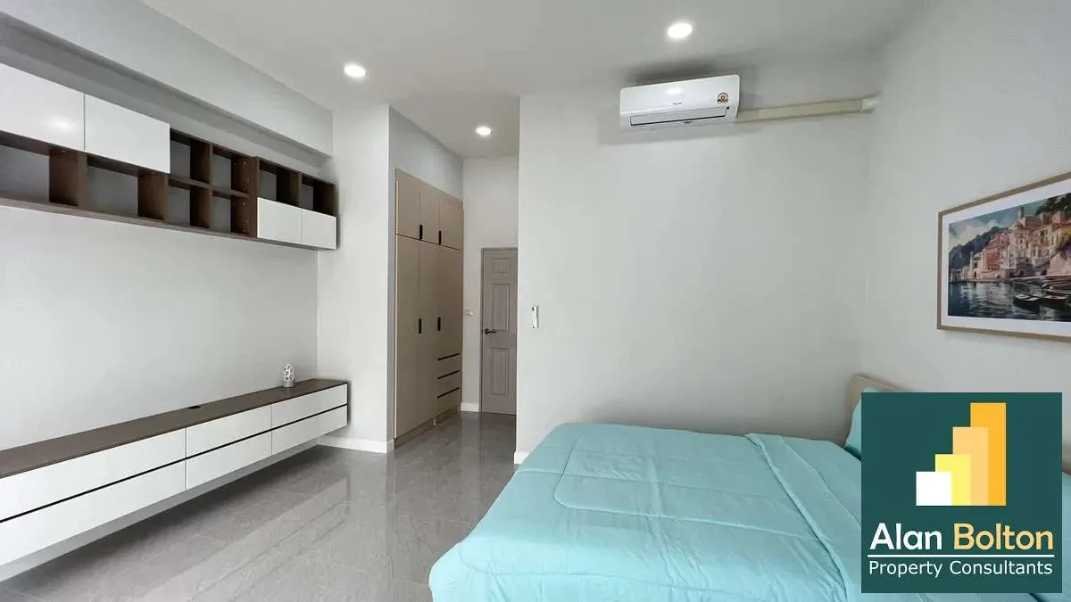 3 Bedrooms 3 Bathrooms in East Pattaya photo 10