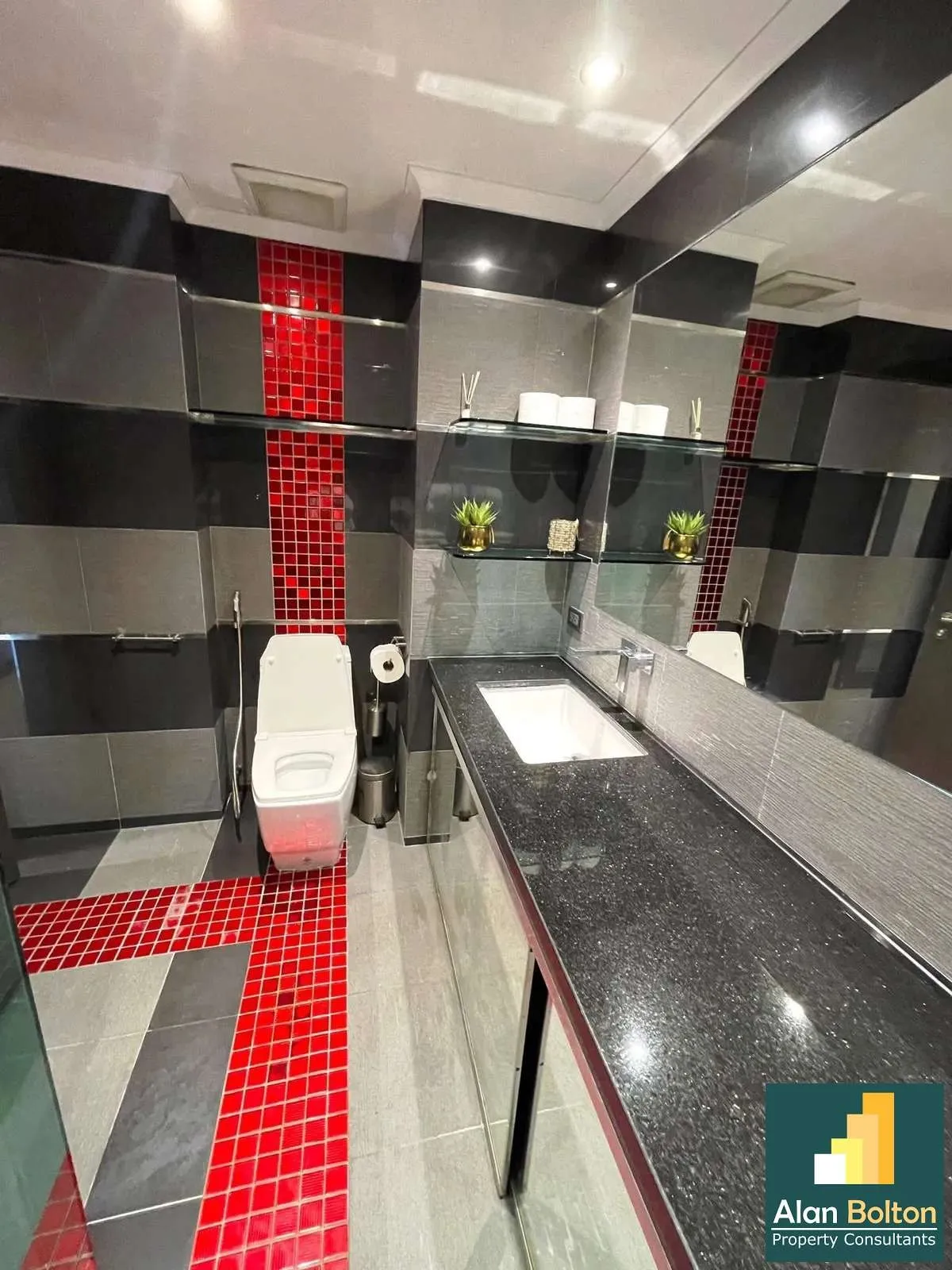 Sea View large unit near the beach 2 bedrooms 2 bathrooms in View Talay 3 for RENT photo 3