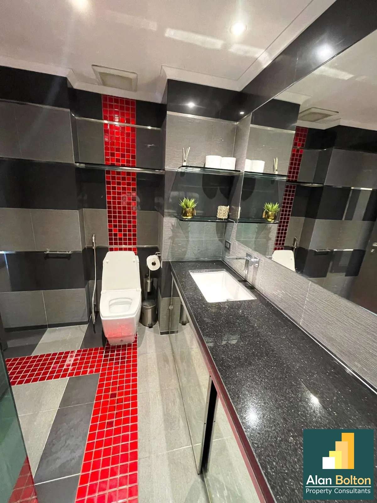Sea View large unit near the beach 2 bedrooms 2 bathrooms in View Talay 3 for RENT photo 4