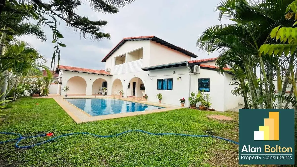 4 bedroom - 4 bathroom Pool  Villa 