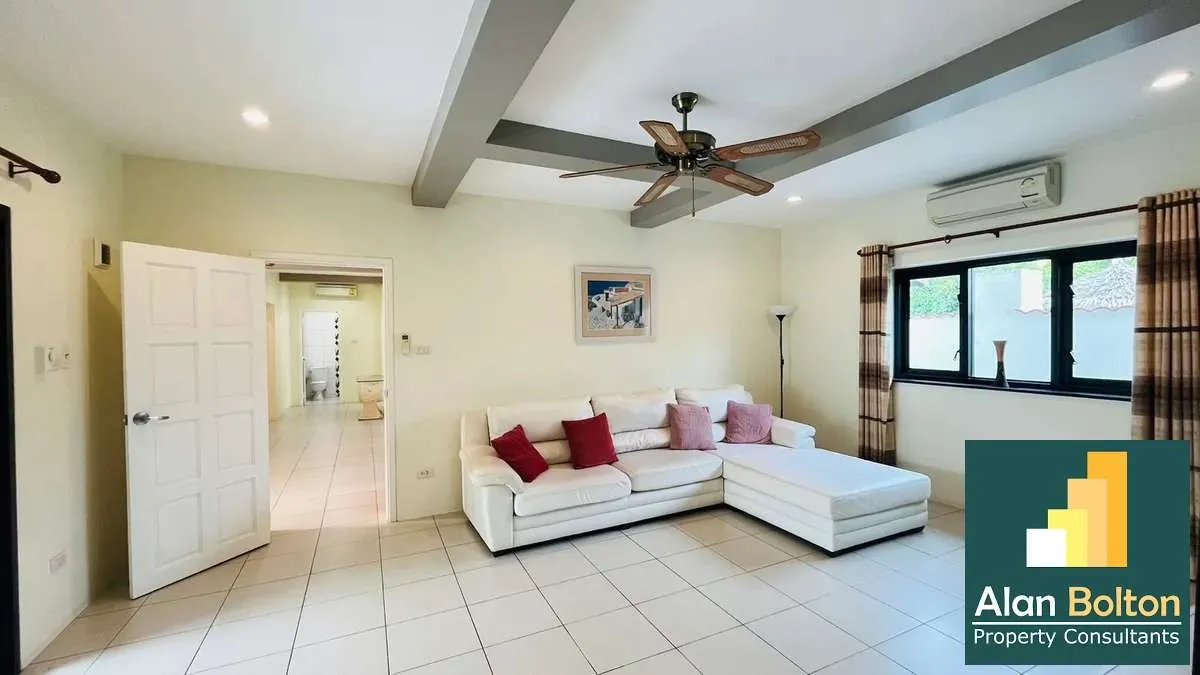 4 bedroom - 4 bathroom Pool Villa photo 22