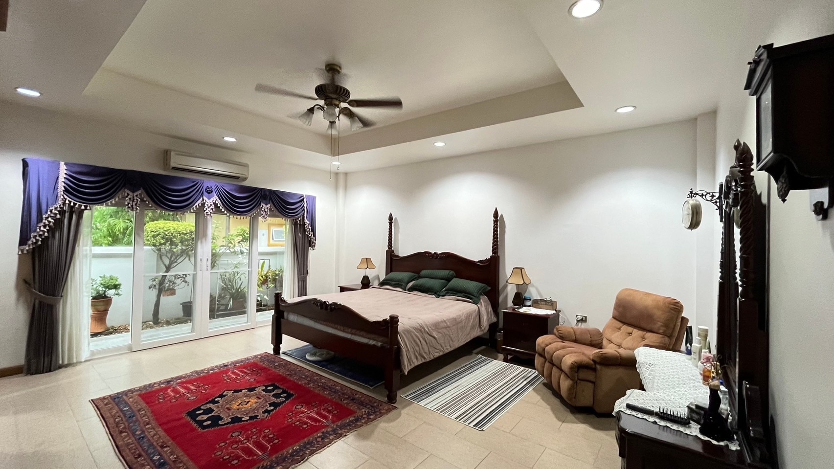 5 Bedroom 5 Bathroom house in East Pattaya photo 5
