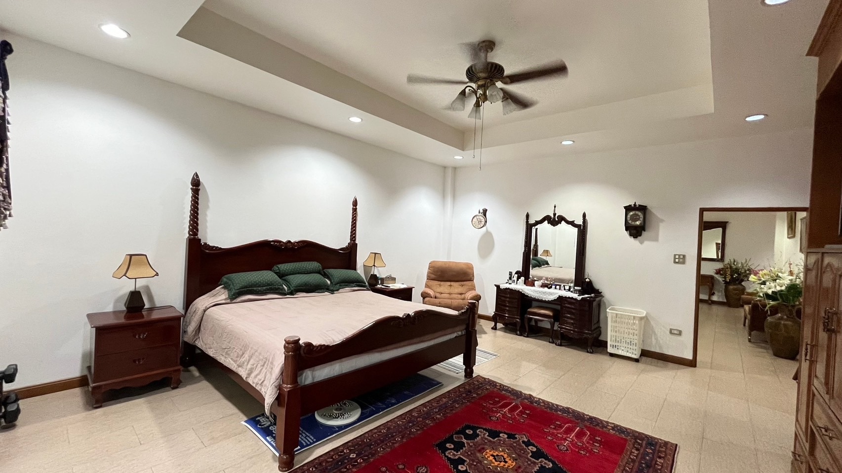 5 Bedroom 5 Bathroom house in East Pattaya photo 4