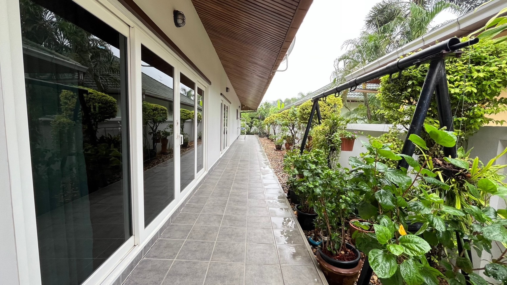 5 Bedroom 5 Bathroom house in East Pattaya photo 8