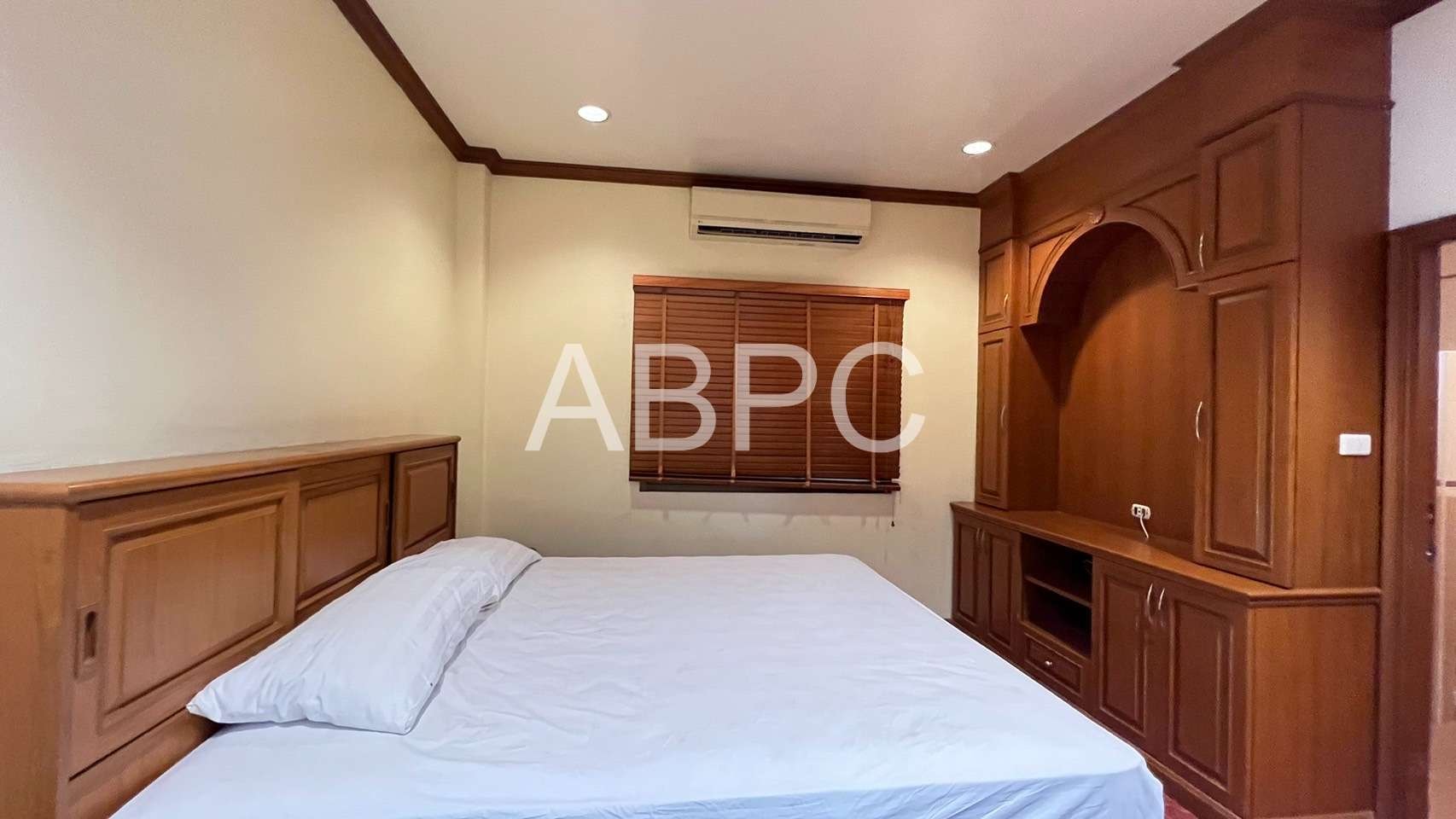 4 Bedoom 4 Bathroom in East Pattaya photo 3