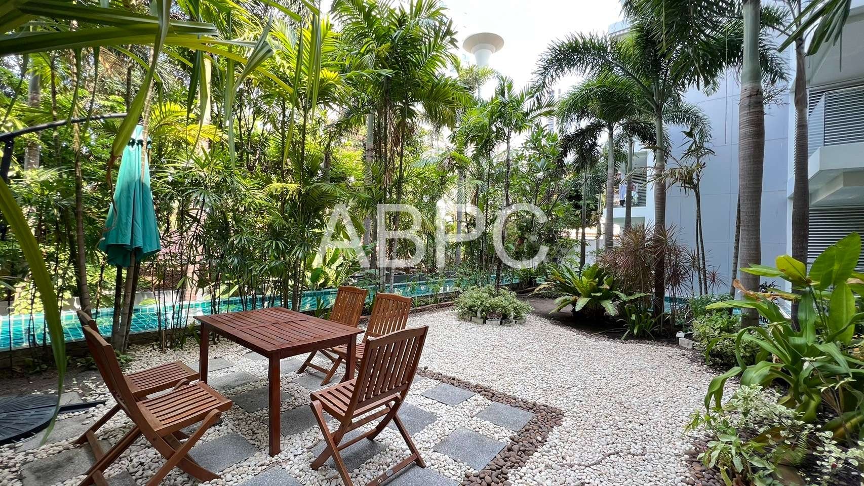 Huge 1 Bedroom 1 Bathroom Condo in Pratumnak photo 4