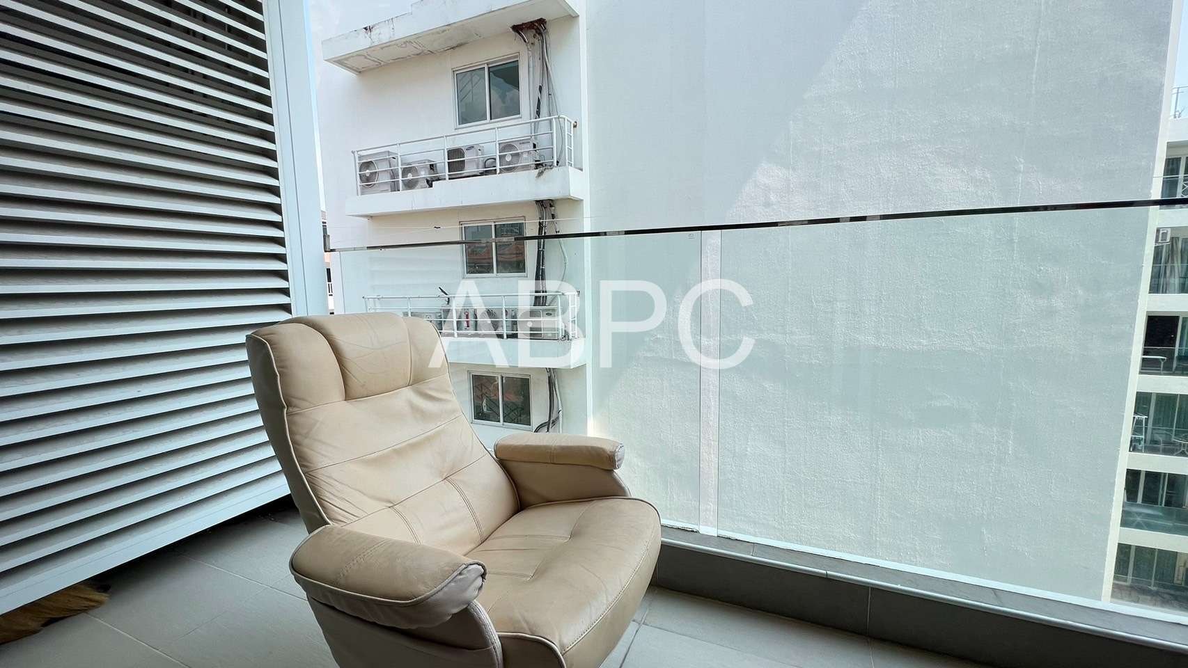 Huge 1 Bedroom 1 Bathroom Condo in Pratumnak photo 6