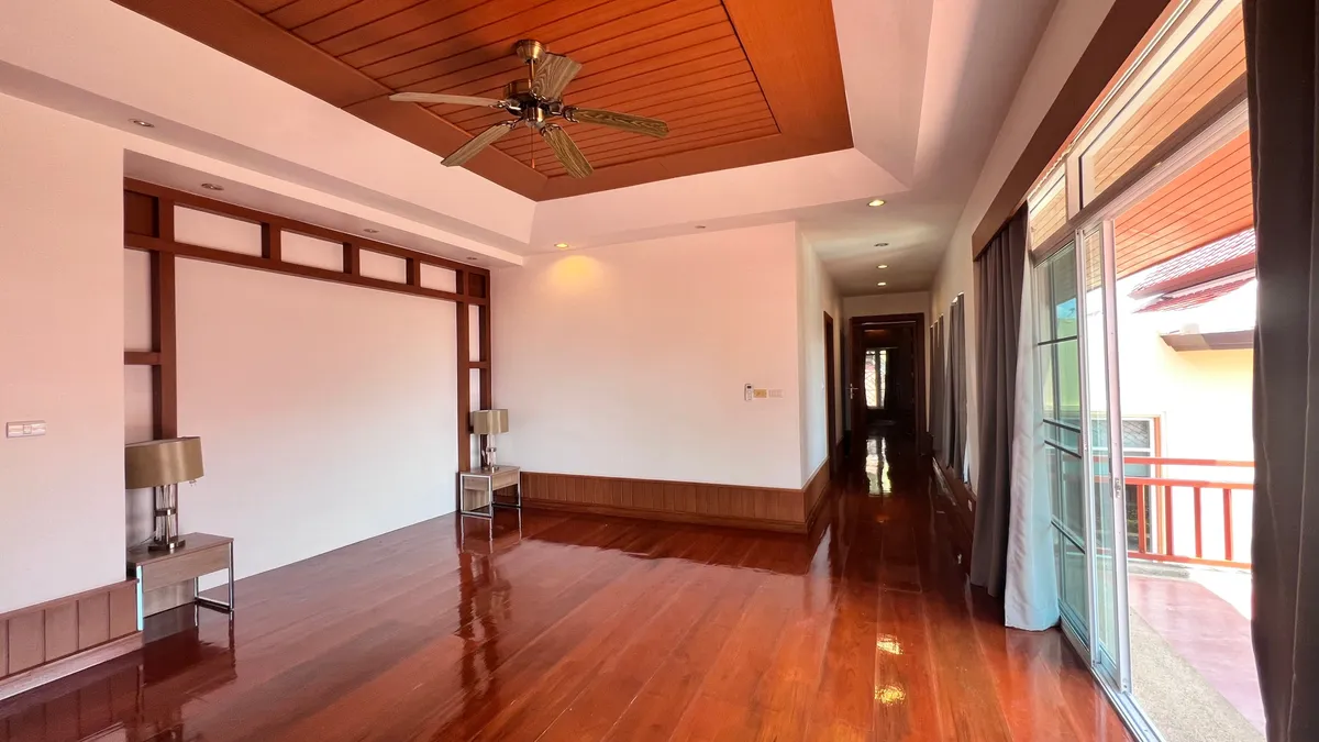 JUST IN 5 Bedroom Villa in Grand Regent photo 16