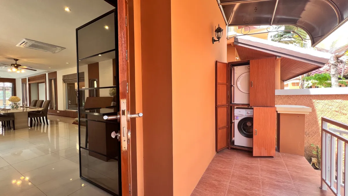 JUST IN 5 Bedroom Villa in Grand Regent photo 20