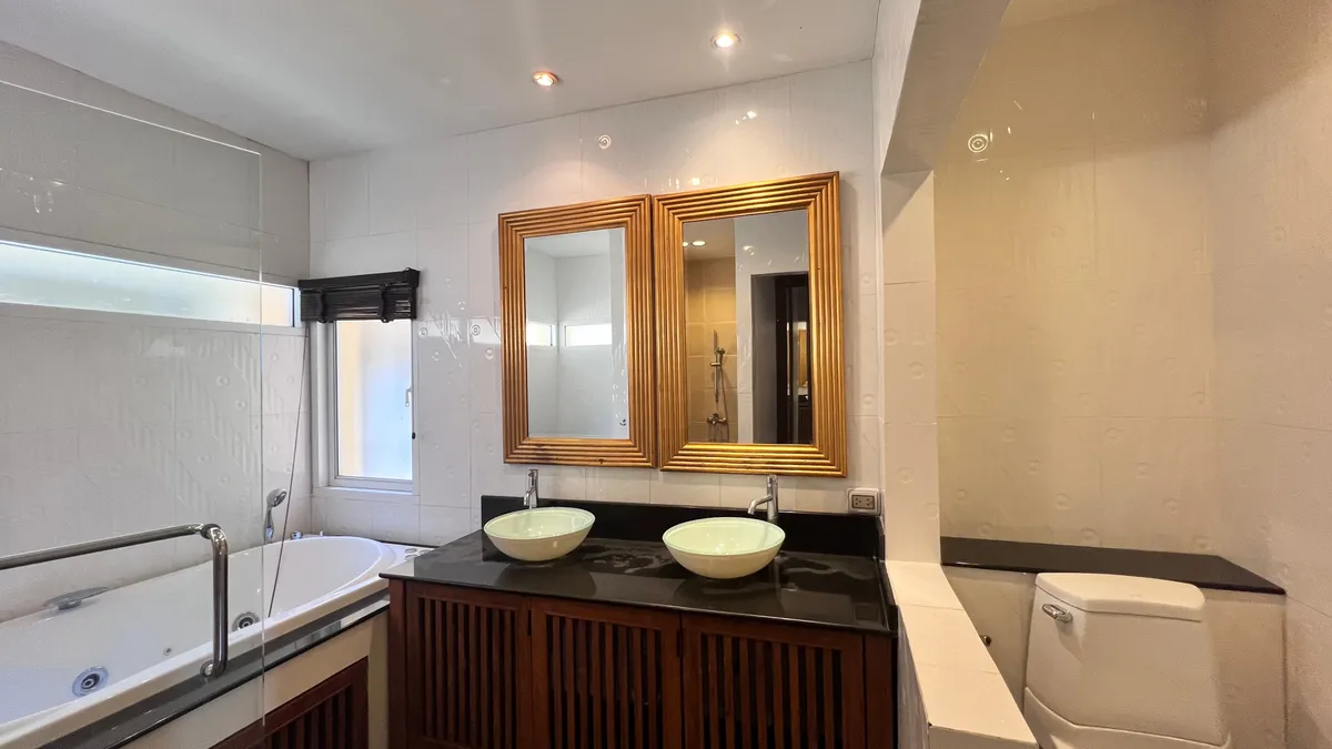JUST IN 5 Bedroom Villa in Grand Regent photo 21