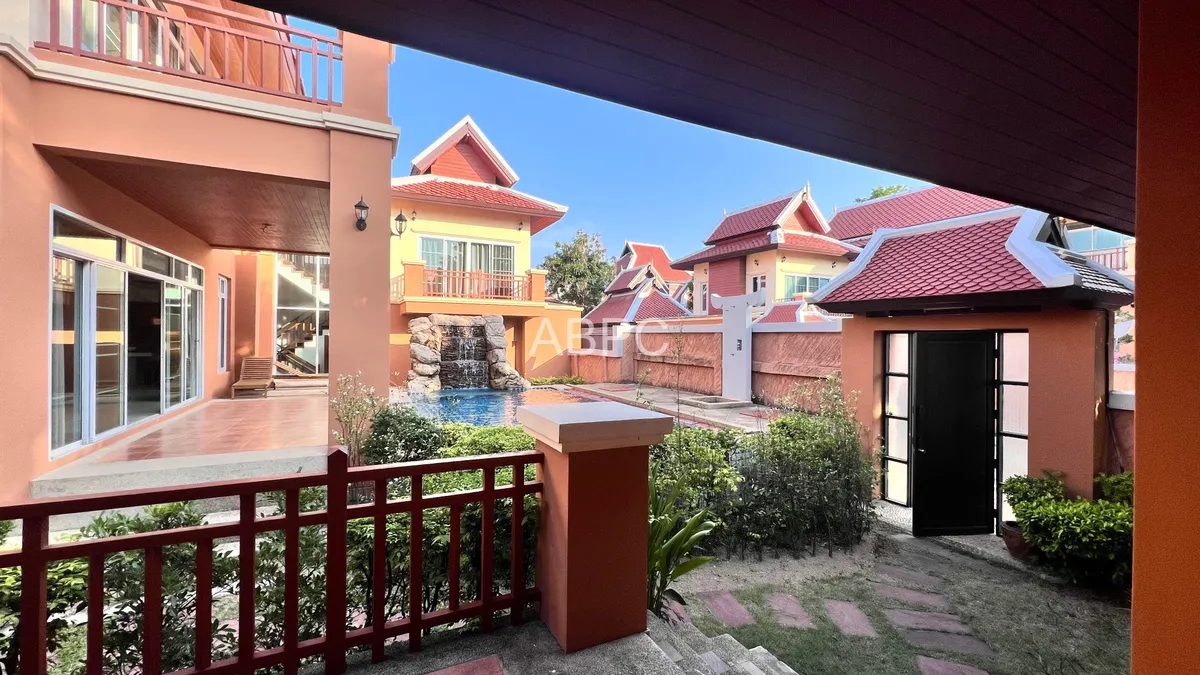 JUST IN 5 Bedroom Villa in Grand Regent photo 7