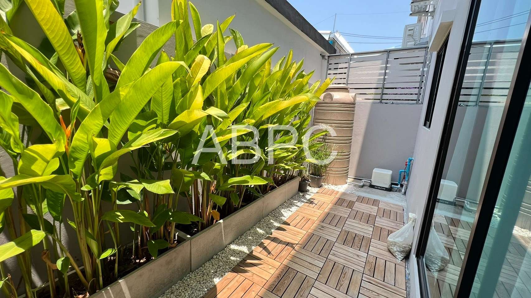 3 Bedroom 2 Bathroom in East Pattaya photo 9