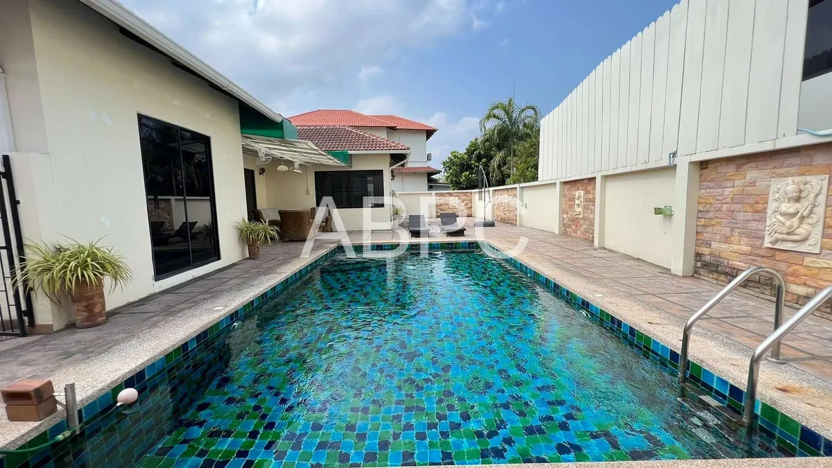 3 Bedroom 3 Bathroom Pool Villa in East Pattaya