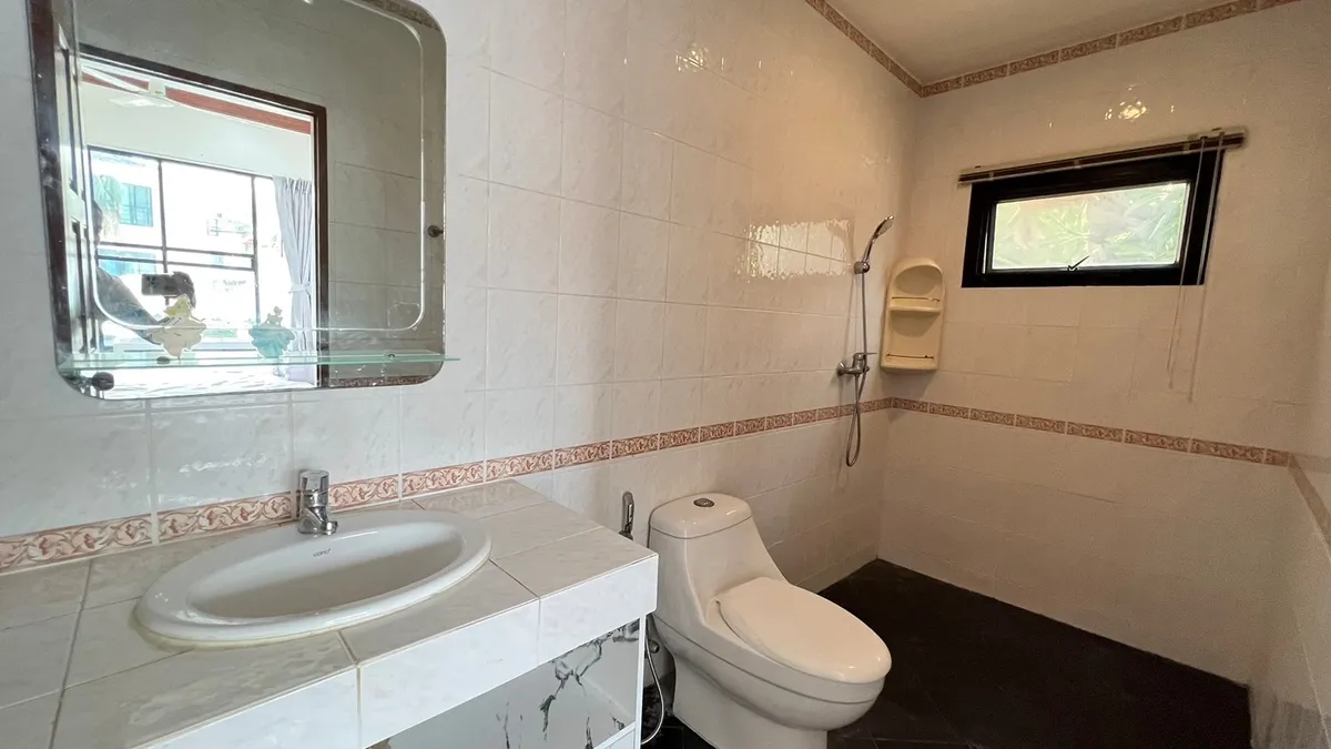 3 Bedroom 3 Bathroom Pool Villa in East Pattaya photo 13