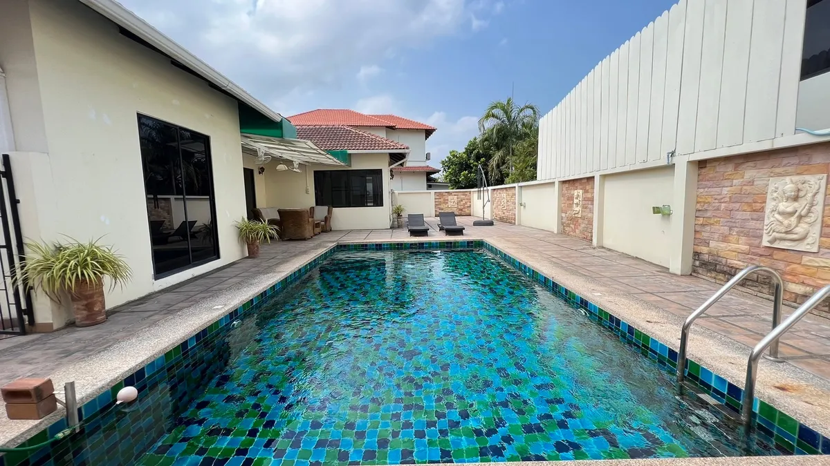 3 Bedroom 3 Bathroom Pool Villa in East Pattaya photo 18