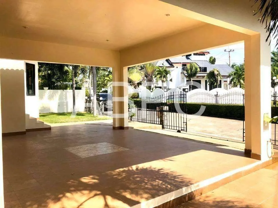 3 Bedroom 3 Bathroom Pool Villa in East Pattaya photo 5