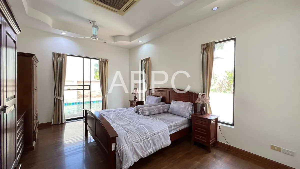 3 Bedroom 3 Bathroom Pool Villa in East Pattaya photo 10