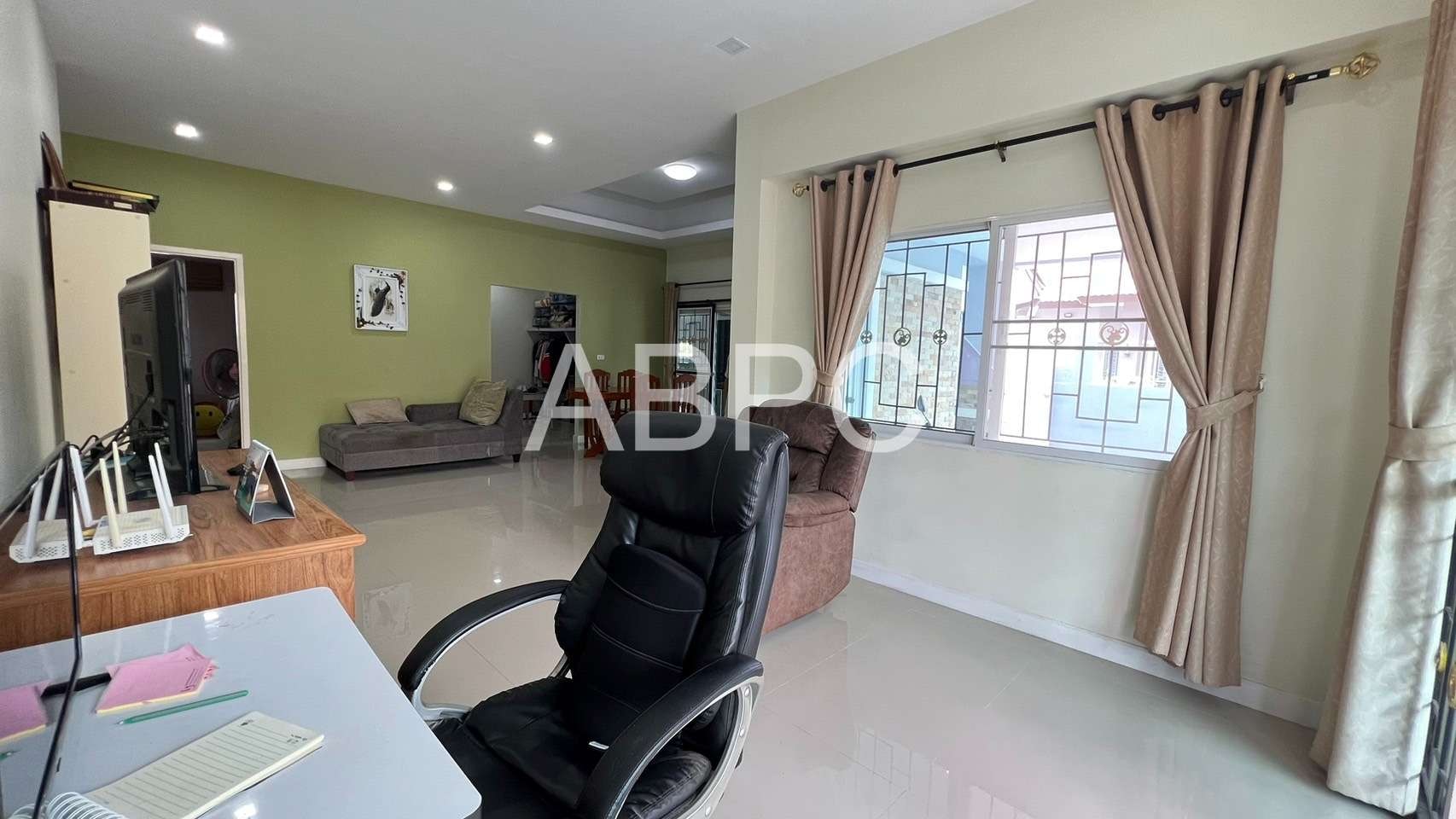 Reduced! 3 Bedroom House in East Pattaya photo 4