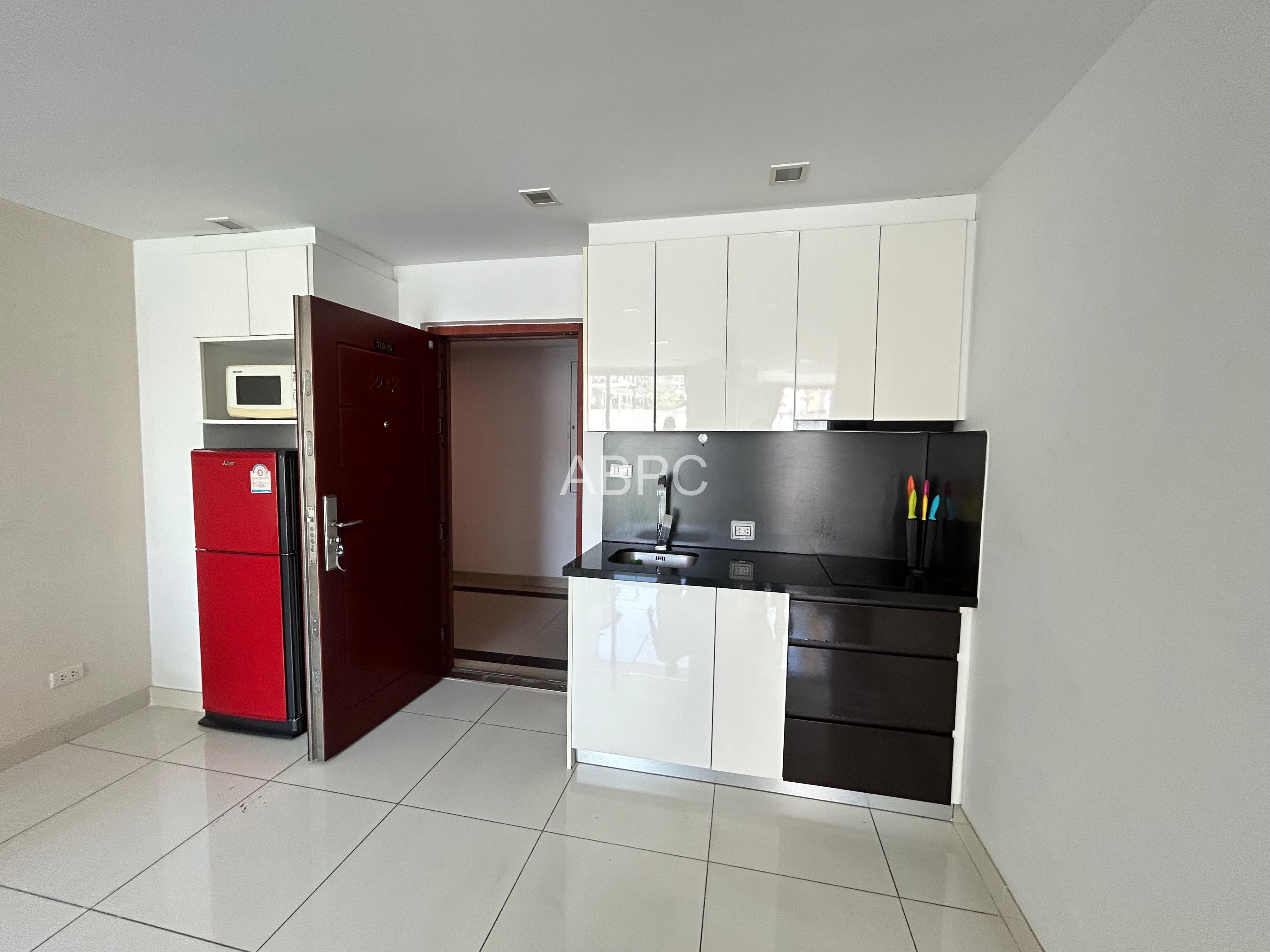 1 Bed 1 Bath Condo In Pratumnak photo 12