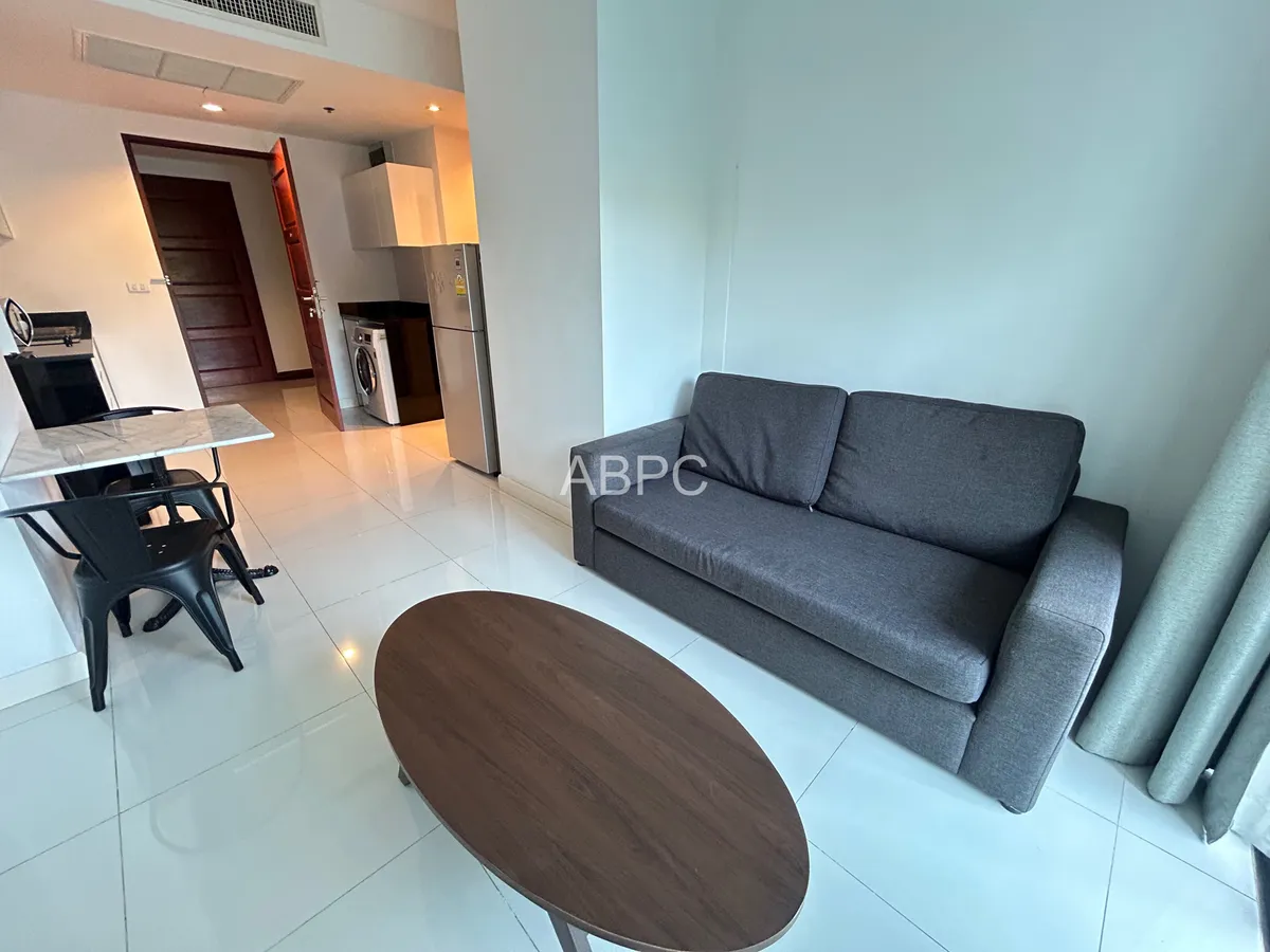 Just in 1 Bedroom Condo in The Axis For Rent