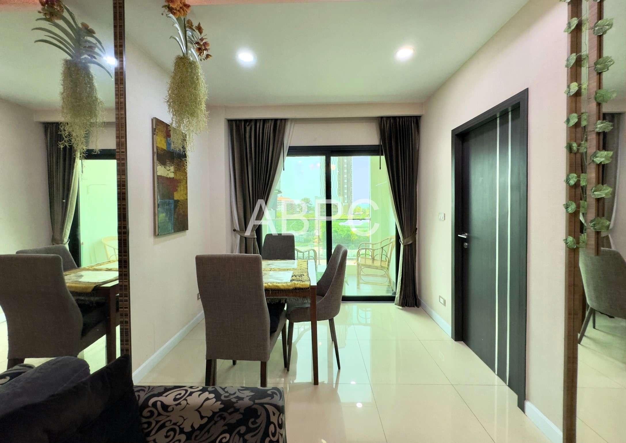 Partial Ocean View 2 Bedrooms 1 Bathroom Condo in Jomtien photo 4