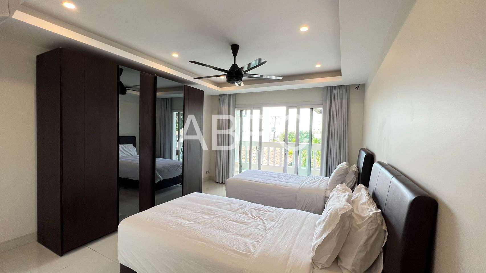 4 Bedrooms 4 Bathroom in Mapprachan photo 3