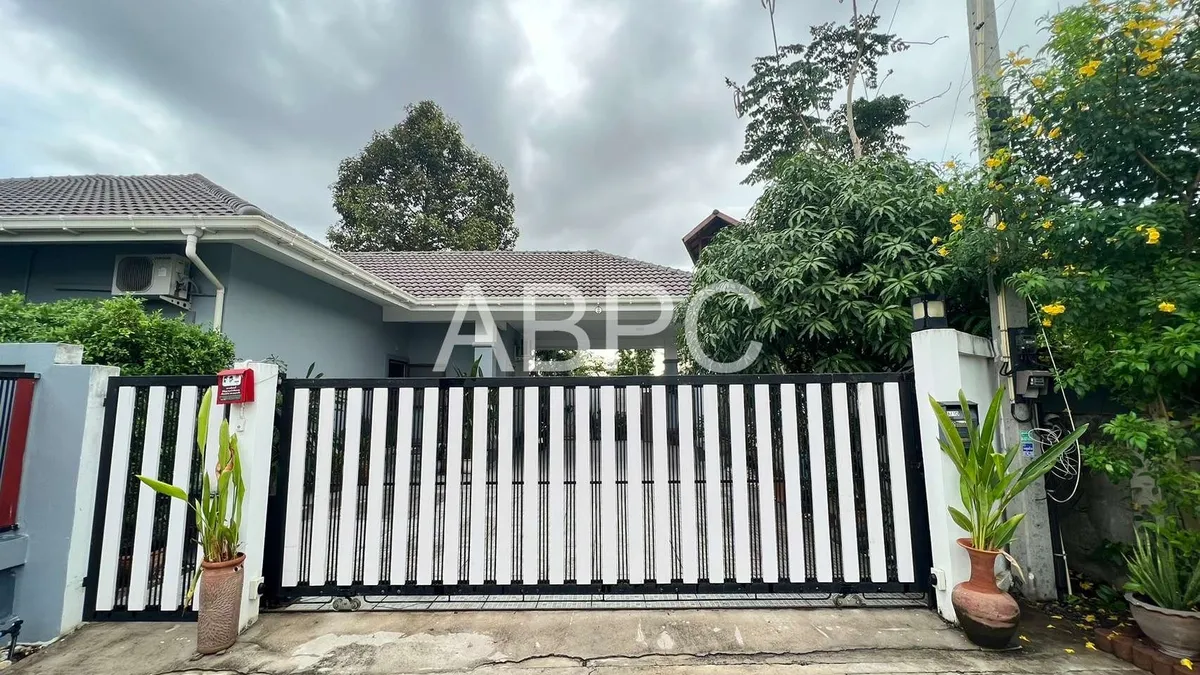 3 Bedrooms 4 Bathrooms Pool Villa in East Pattaya photo 2