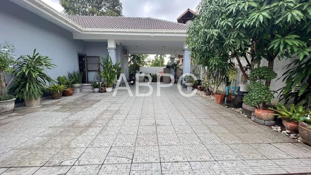 3 Bedrooms 4 Bathrooms Pool Villa in East Pattaya photo 3