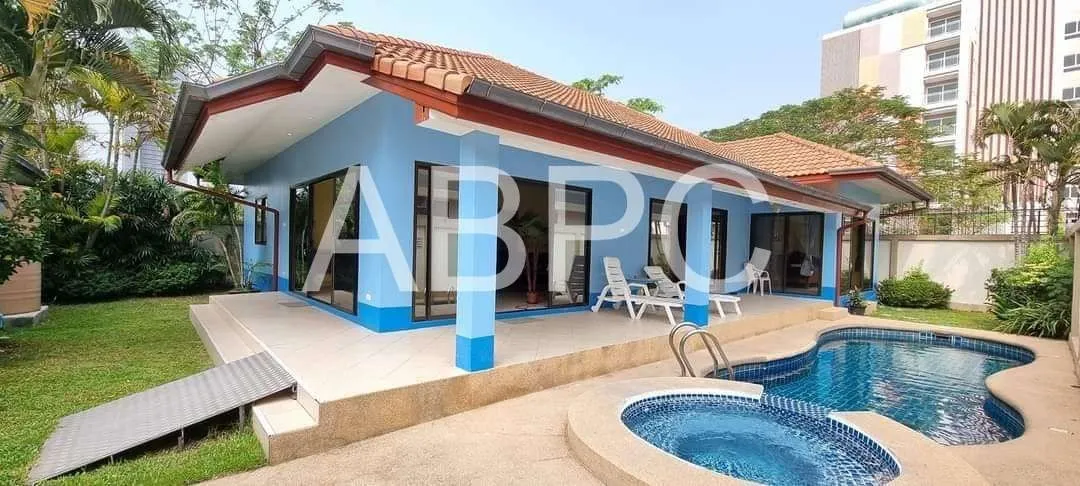 3 Bedrooms 3 Bathroom Pool Villa in Jomtien
