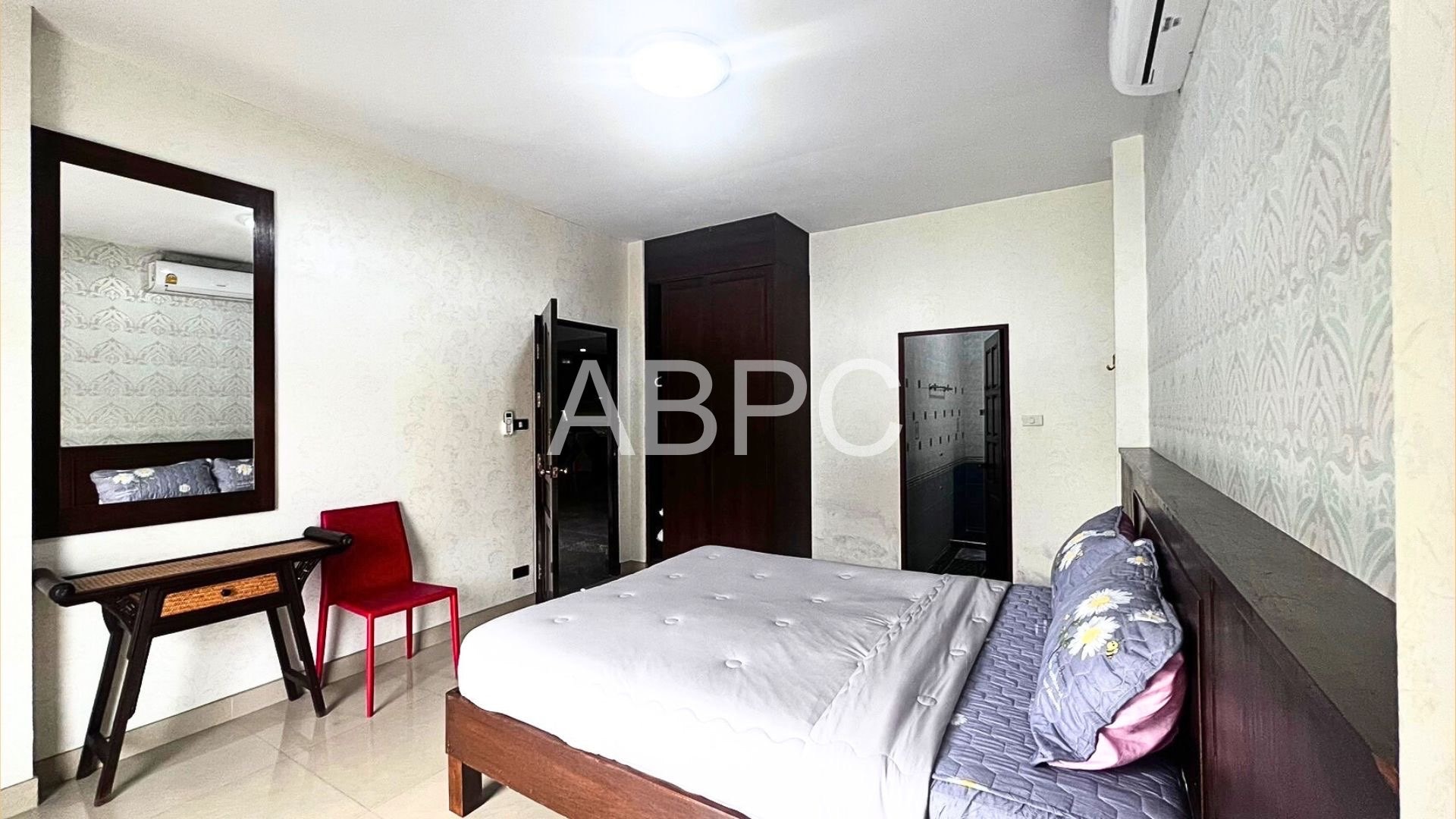 5 bedroom 6 Bathroom Pool Villa in Jomtien photo 7
