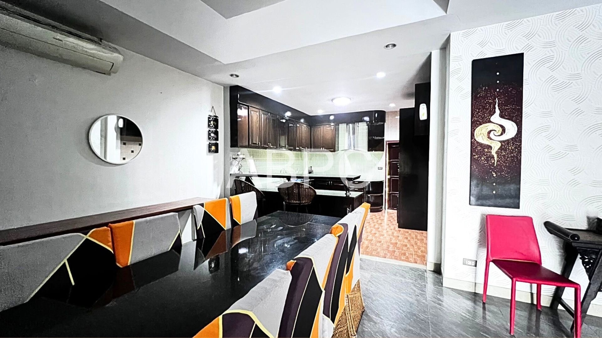 5 bedroom 6 Bathroom Pool Villa in Jomtien photo 4