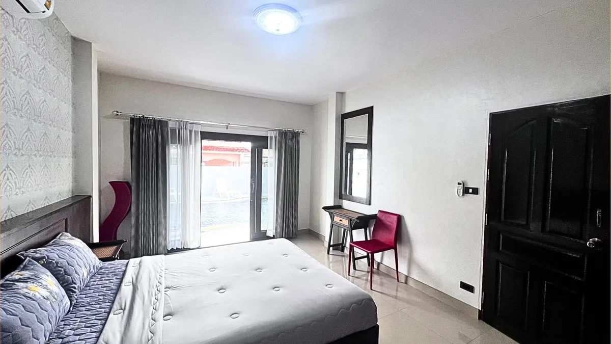5 bedroom 6 Bathroom Pool Villa in Jomtien photo 14
