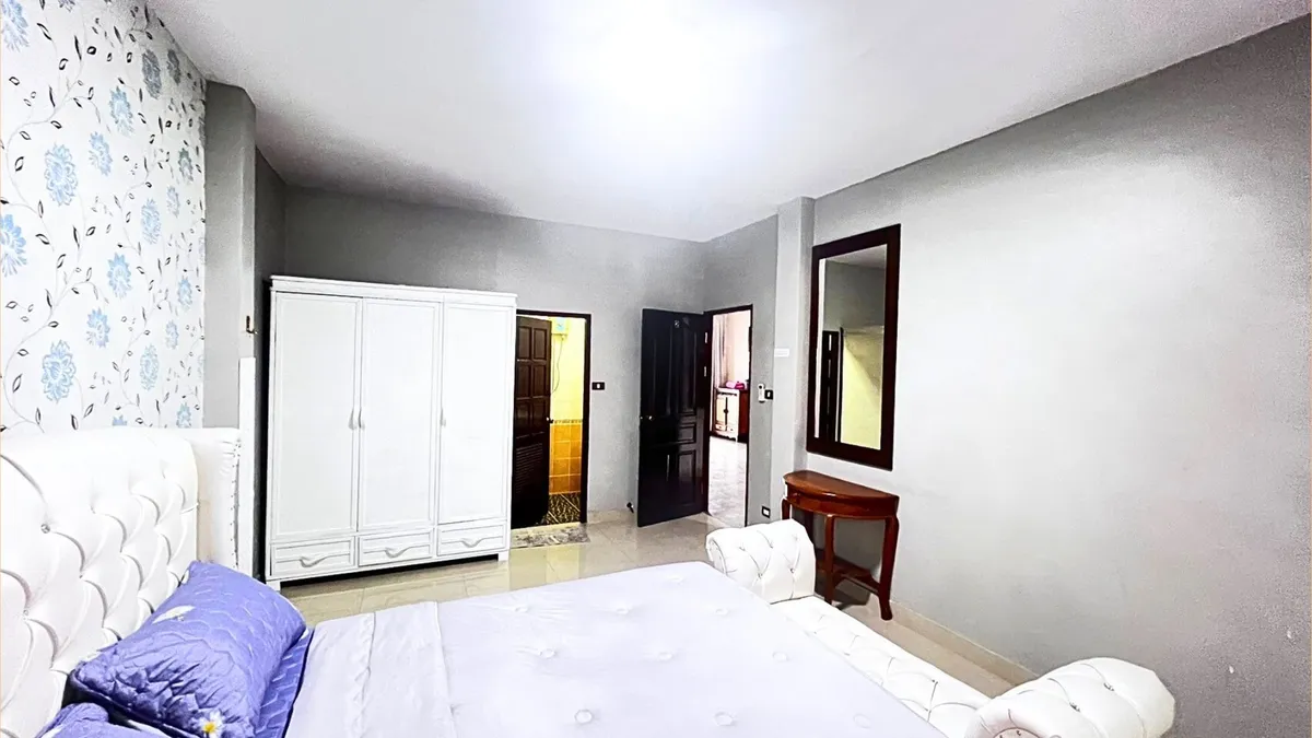 5 bedroom 6 Bathroom Pool Villa in Jomtien photo 16