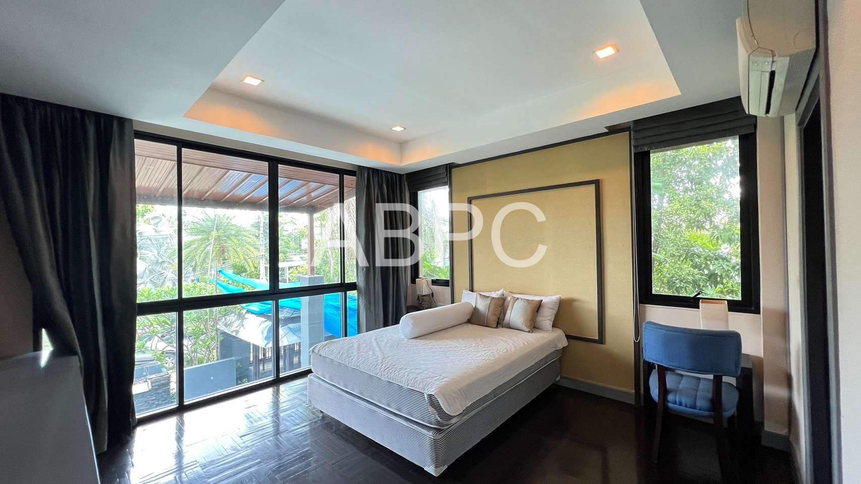 3 Bedrooms 4 Bathroom Pool Villa in East Pattaya photo 6