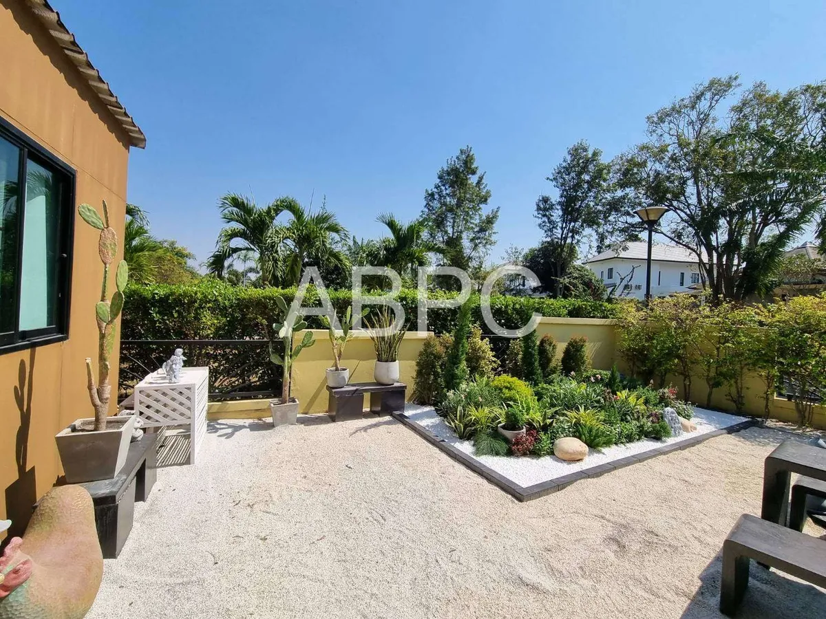 3 Bedroom 3 Bathroom in East Pattaya photo 11