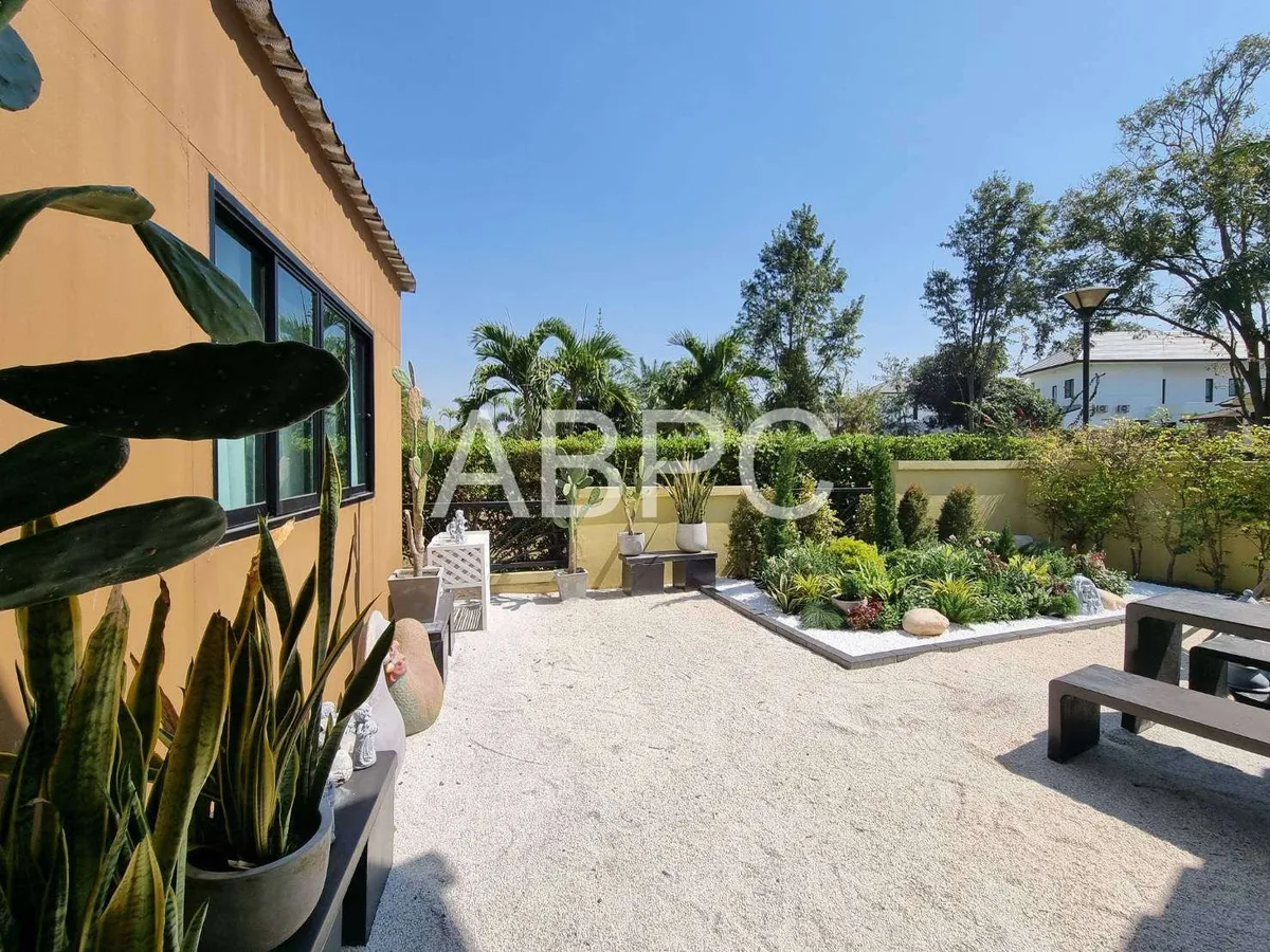3 Bedroom 3 Bathroom in East Pattaya photo 12
