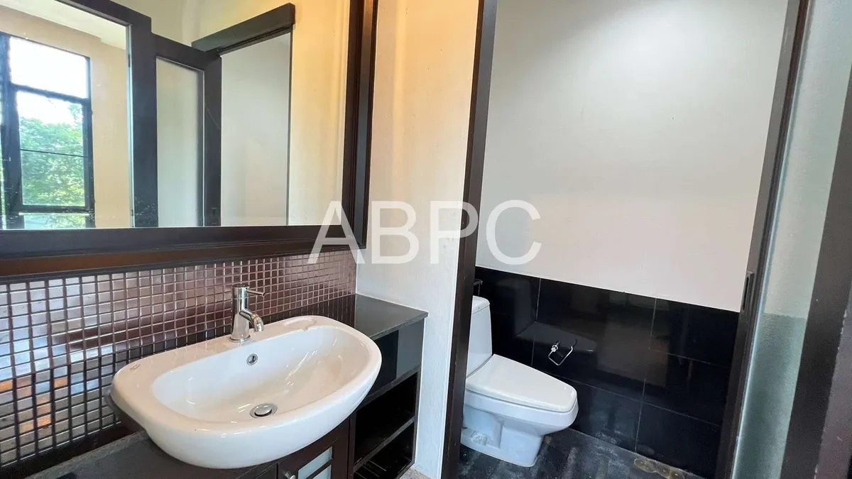 3 Bedroom 3 Bathroom in East Pattaya photo 14