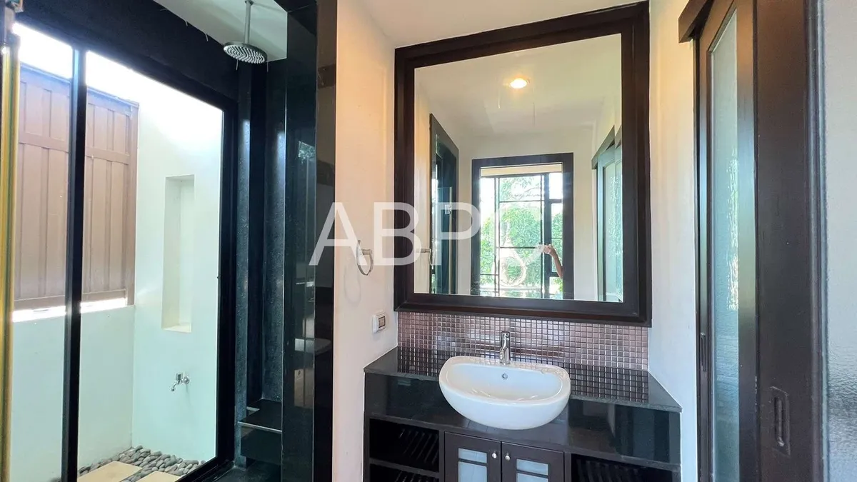 3 Bedroom 3 Bathroom in East Pattaya photo 16