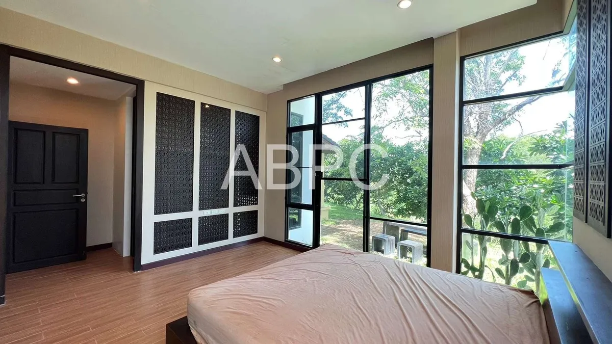 3 Bedroom 3 Bathroom in East Pattaya photo 17