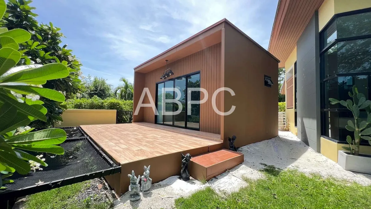 3 Bedroom 3 Bathroom in East Pattaya photo 18