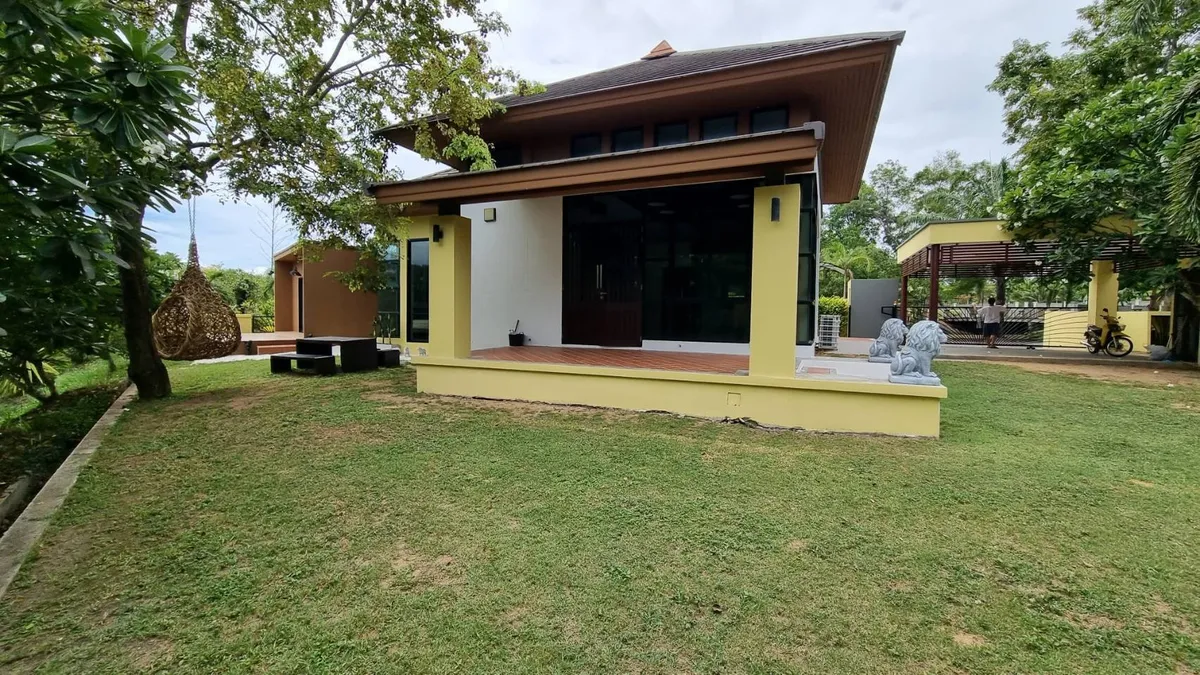3 Bedroom 3 Bathroom in East Pattaya photo 25