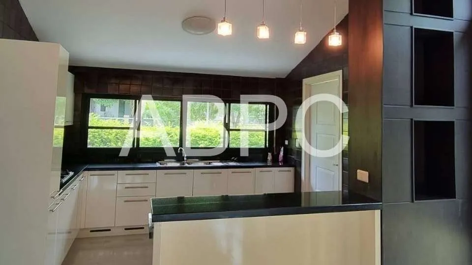 3 Bedroom 3 Bathroom in East Pattaya photo 9