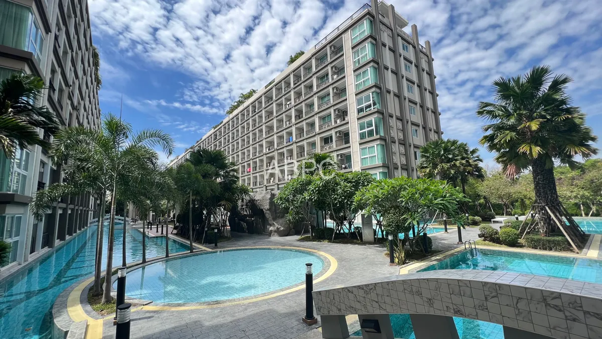 Dusit Grand Park 2