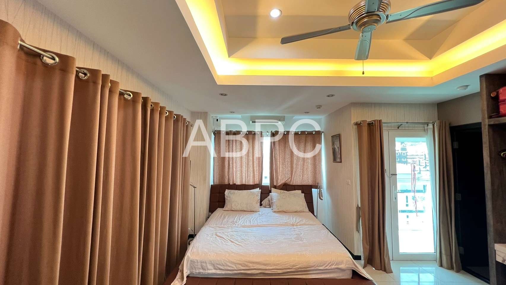 Ocean View 2 Bed 3 bath Penthouse in Pratumnak photo 12