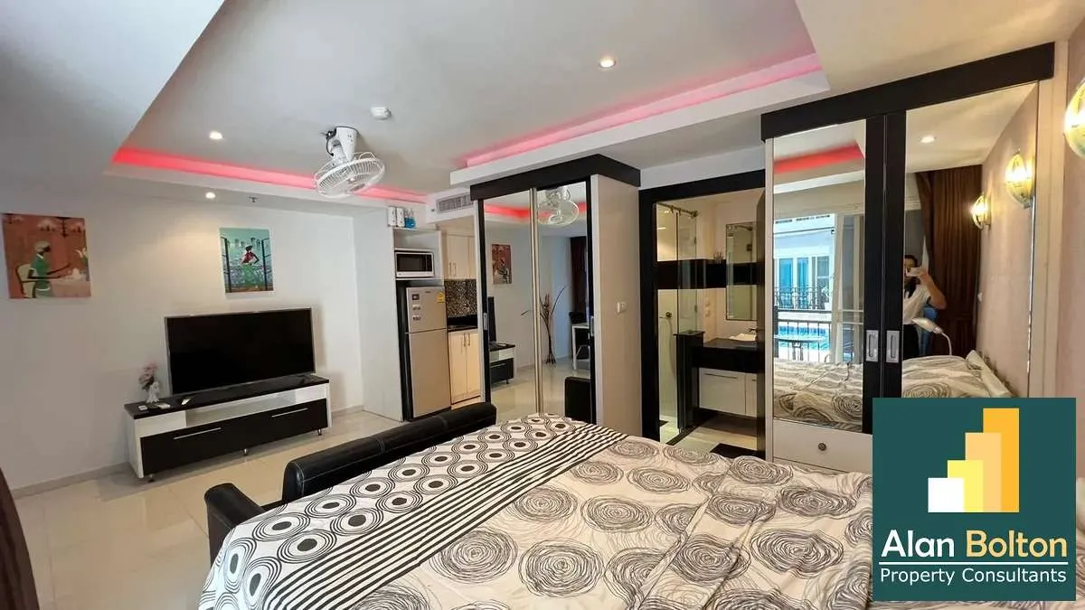 Studio 1 Bathroom in Central Pattaya photo 11