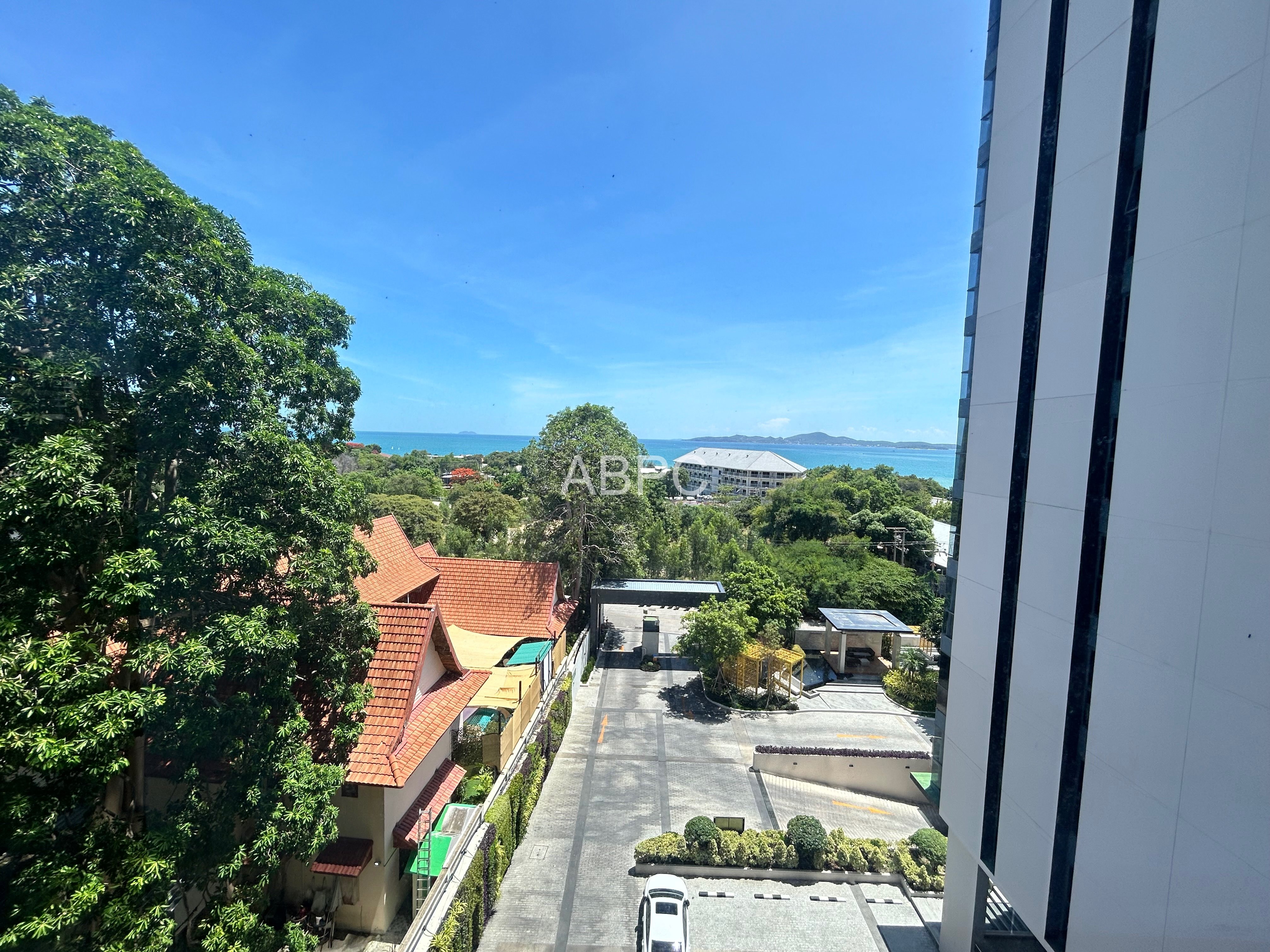 Just IN 2 bedroom Condo in Cosy Beach - Andromeda Condominium photo 5